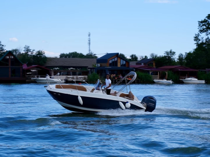 Wynajem łodzi Ulcinj tanio IDEA 58