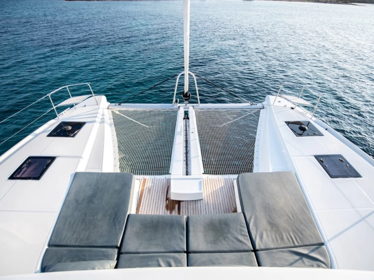 Wynajem Katamaran Lagoon z patentem 