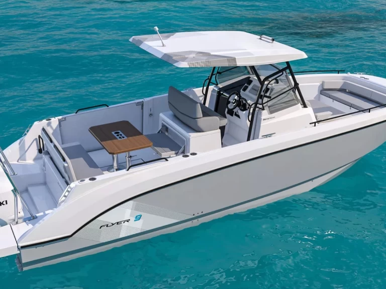 Bénéteau Flyer 9 między profesjonalistami a osobami prywatnymi w Saint-Raphael