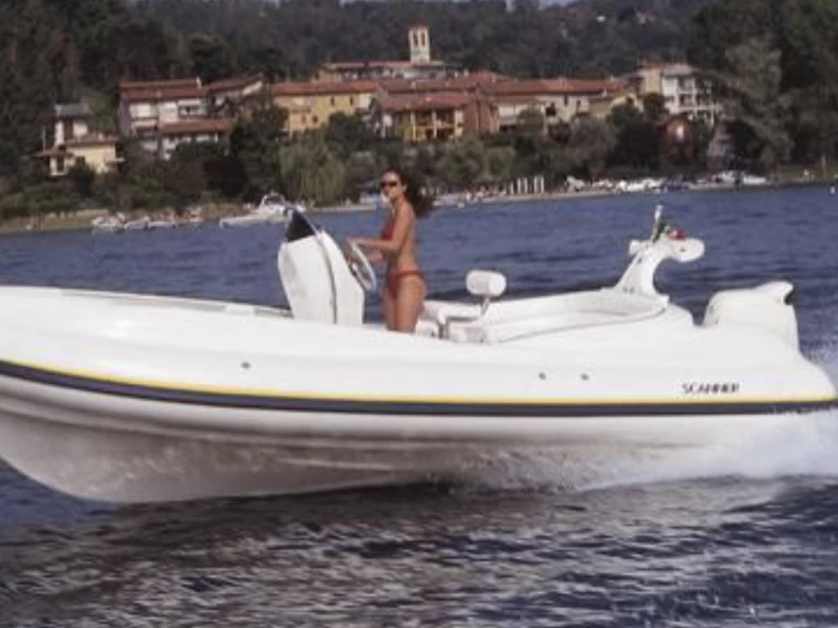 Łódż półsztywna do wynajmu w Nettuno w najlepszej cenie