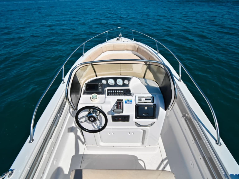 Wynajem łodzi Ranieri Voyager 24 w Funtana-Fontane na SamBoat 