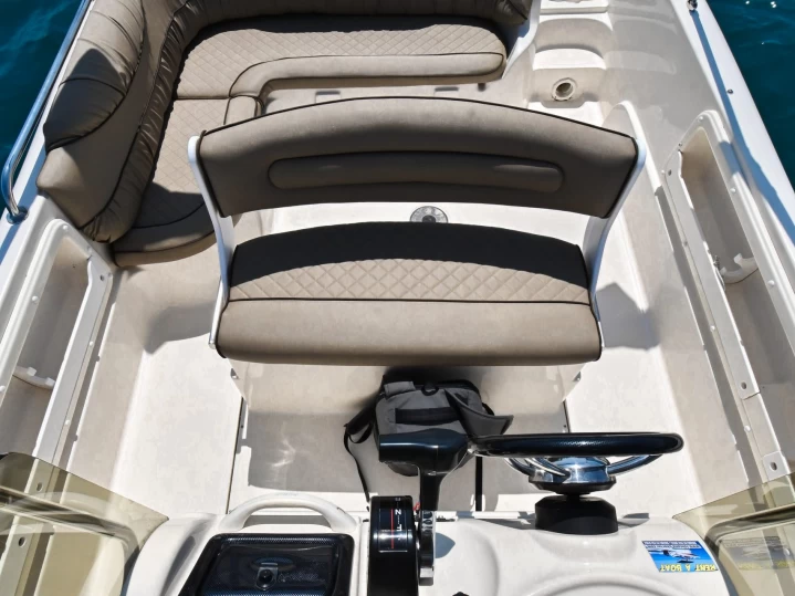 Wynajem łodzi Funtana-Fontane tanio Voyager 640