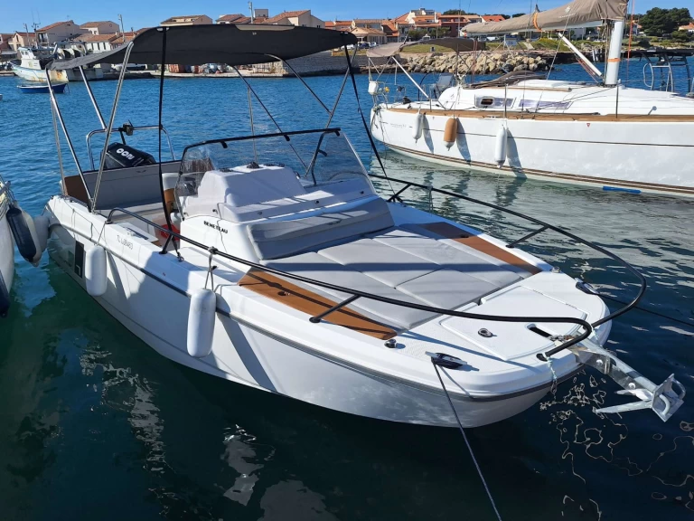 Wynajmij Bénéteau Flyer7 w Port-de-Bouc