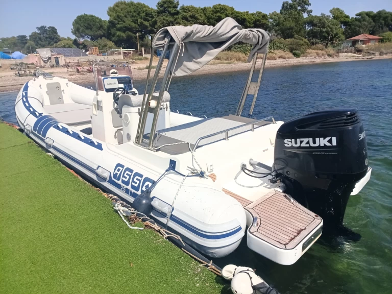 Wynajmij Łódż półsztywna z lub bez skippera Asso w Quartu Sant'Elena