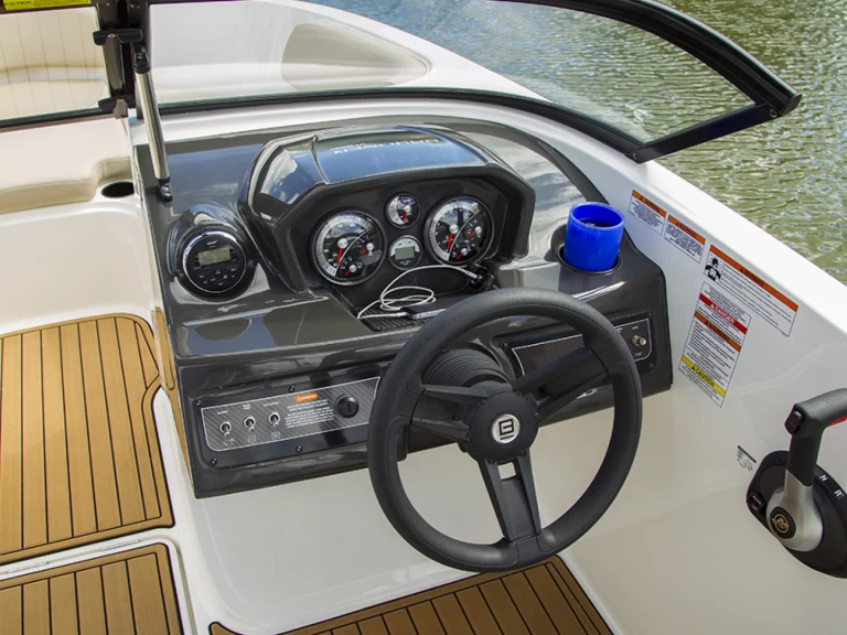 Wynajem w Altea- Bayliner VR6 OB na SamBoat