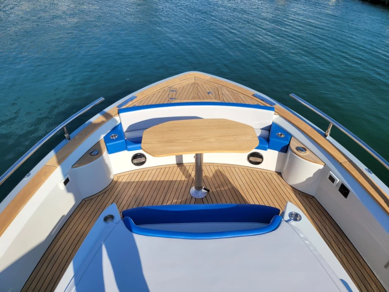 Motorówka do wynajmu w Sorrento w najlepszej cenie