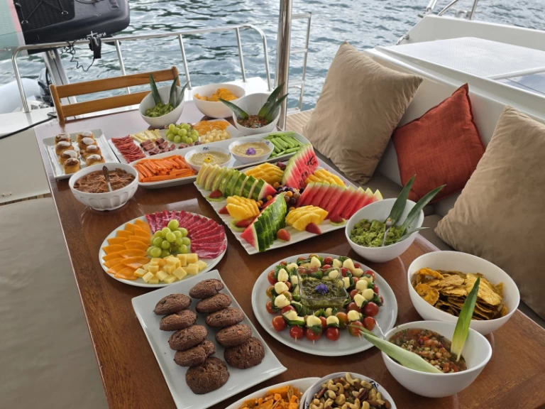 Wynajmij Fountaine Pajot Helia 44 w Bahía Culebra