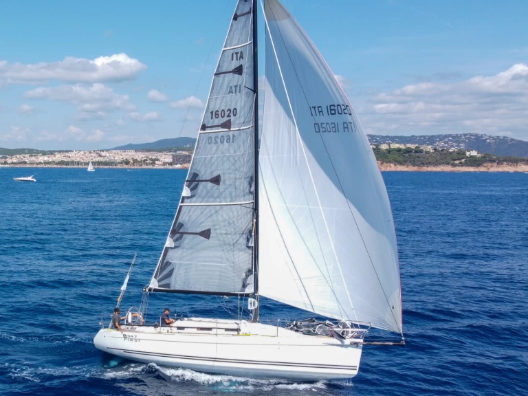 Wynajmij Bénéteau First 34.7 w Port de Palamós