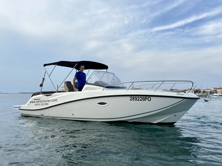 Motorówka do wynajmu w Porec Port w najlepszej cenie