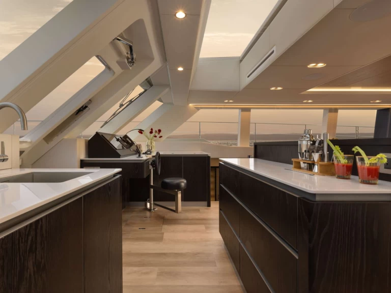 Sunreef GIGI między profesjonalistami a osobami prywatnymi w Olbia