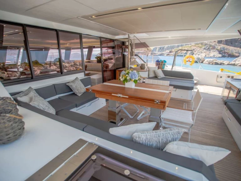 Wynajmij Fountaine Pajot MAJESTY OF GREECE w Nea Peramos