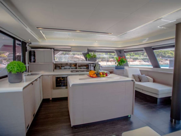 Wynajem łodzi Nea Peramos tanio MAJESTY OF GREECE