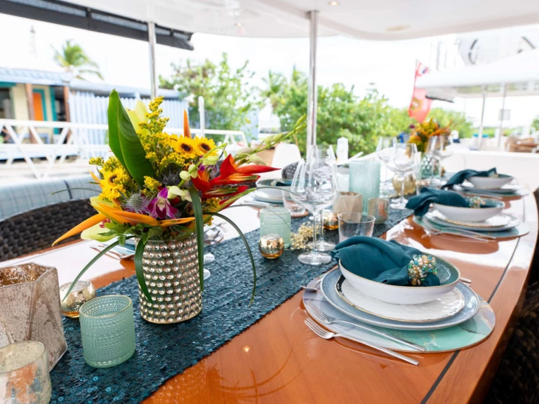 Wynajem Luksusowy jacht Horizon z patentem 