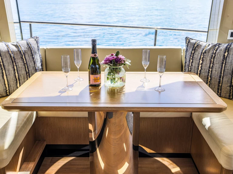 Absolute ZENITH między profesjonalistami a osobami prywatnymi w Palm Beach