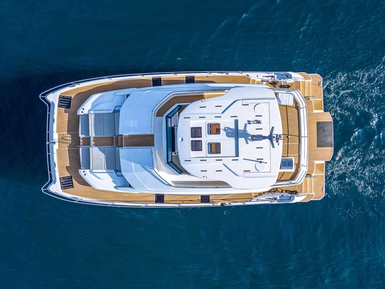 Aquila By My Side między profesjonalistami a osobami prywatnymi w Skradin