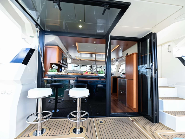 Aquila Beach Boomer I między profesjonalistami a osobami prywatnymi w Bahamy