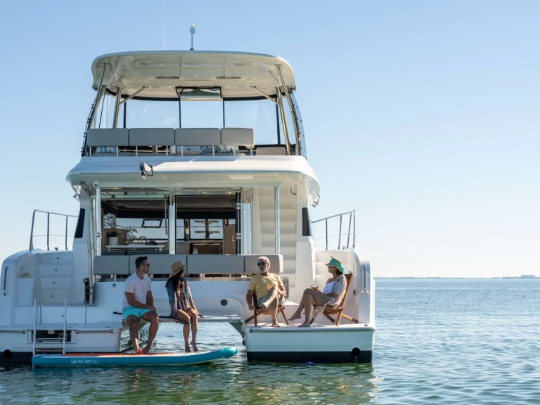 Luksusowy jacht do wynajmu w Lavrio w najlepszej cenie