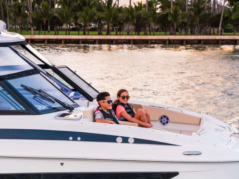 Wynajem łodzi Aquila Selesticat w Port Fréjus na SamBoat 