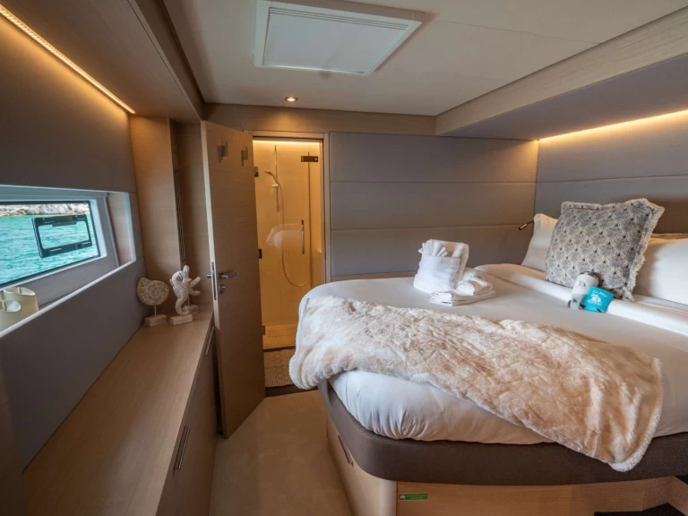 Wynajem Luksusowy jacht Lagoon z patentem 