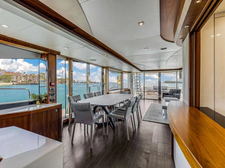 Wynajmij Luksusowy jacht z lub bez skippera Sunseeker w Miami