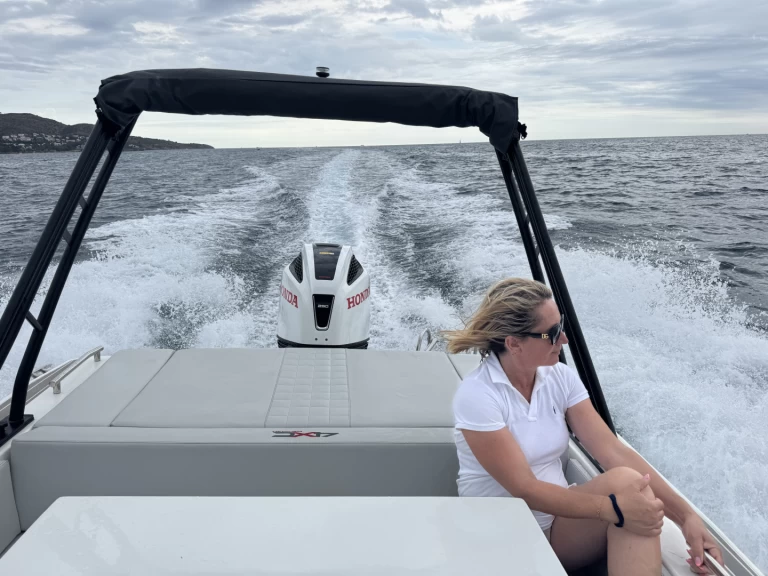 Wynajem łodzi Roses tanio HA27