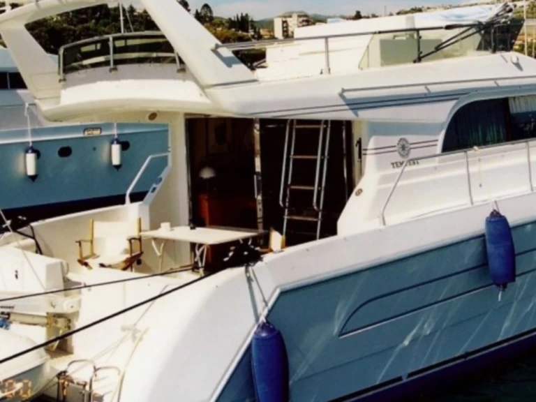 Wynajem Motorówka Raffaelli z patentem 