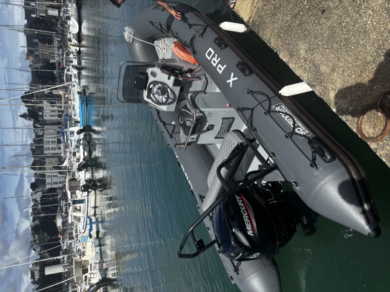 3D Tender 3D Tender 535 między profesjonalistami a osobami prywatnymi w Sanary-sur-Mer