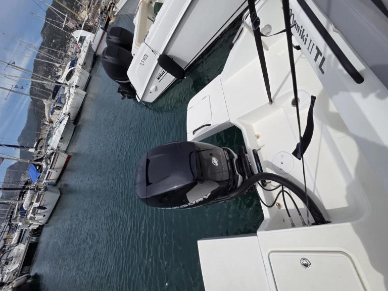 Wynajmij Motorówka z lub bez skippera Bénéteau w Toulon