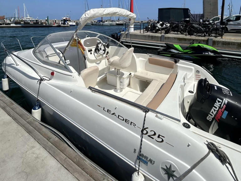 Motorówka do wynajmu w Barcelona w najlepszej cenie