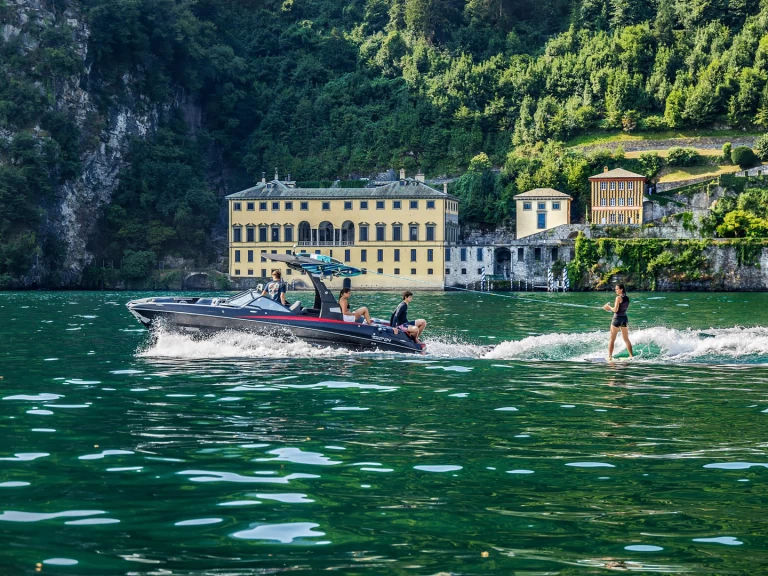 Motorówka do wynajmu w Como (City) w najlepszej cenie