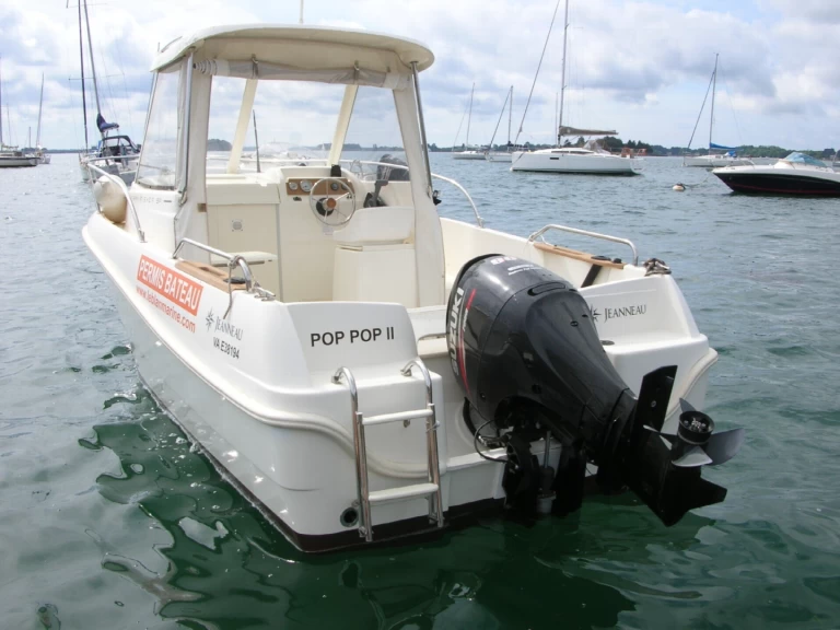 Jeanneau Merry Fisher 585 Marlin między profesjonalistami a osobami prywatnymi w Arradon