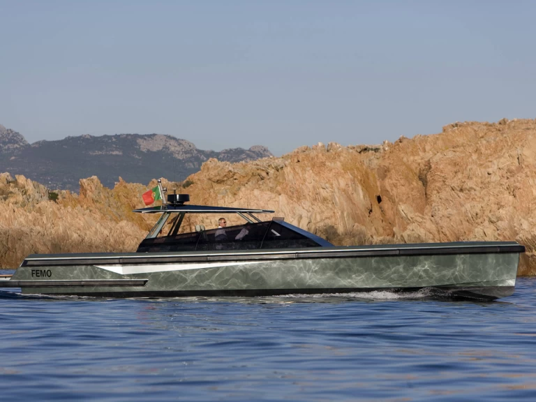 WALLY YACHTS power 47 między profesjonalistami a osobami prywatnymi w Saint-Jean-Cap-Ferrat