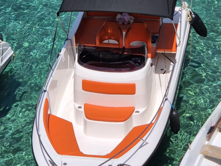 Wynajmij Cap755cc Cap755cc w Makarska