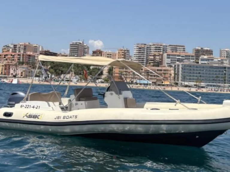 Wynajem Łódż półsztywna Atlantic z patentem 