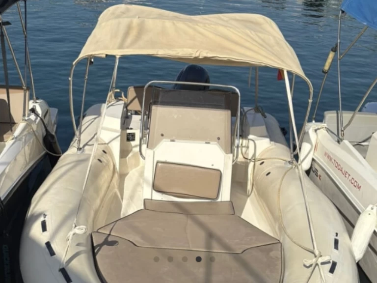 Atlantic 580 między profesjonalistami a osobami prywatnymi w Villajoyosa