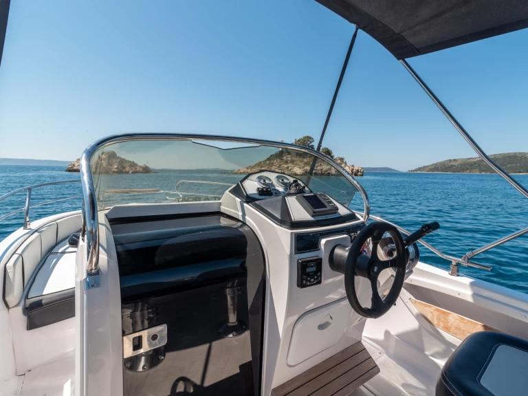 Wynajem Motorówka  z patentem 