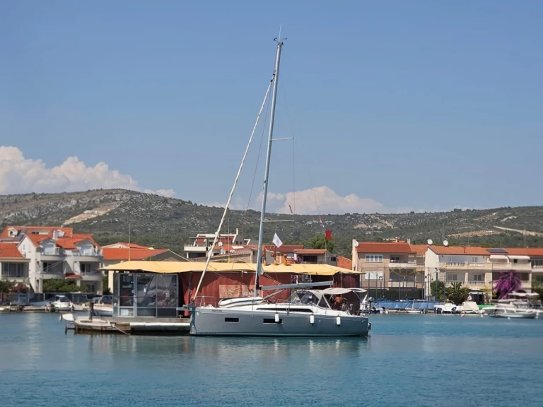 Żaglowiec do wynajmu w Rogoznica w najlepszej cenie