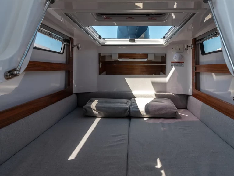 Wynajem łodzi Trogir tanio Axopar 28 T-Top