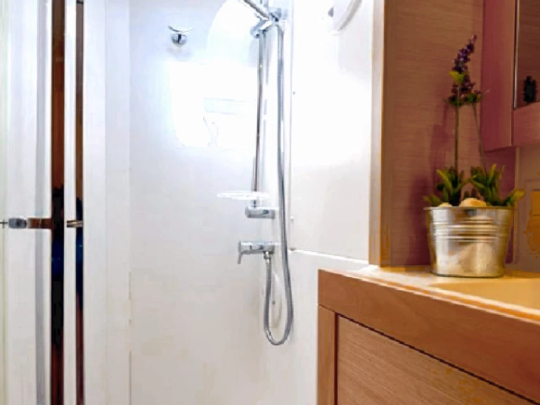 Wynajem łodzi Nea Peramos tanio Lagoon 39