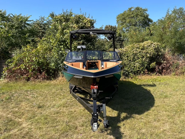 Wynajmij Motorówka z lub bez skippera Malibu w Vienna