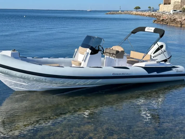 Łódż półsztywna do wynajmu w Gapeau w najlepszej cenie