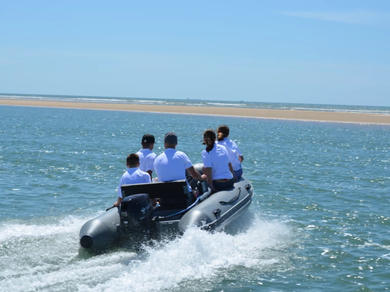 Wynajem Łódż półsztywna Quicksilver z patentem 