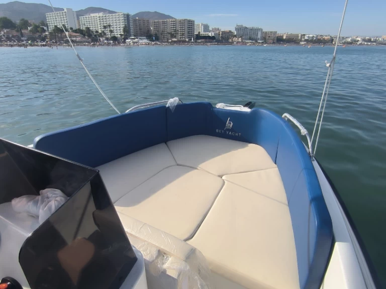 Wynajmij Bey Yacht 18 w Puerto Marina Benalmadena