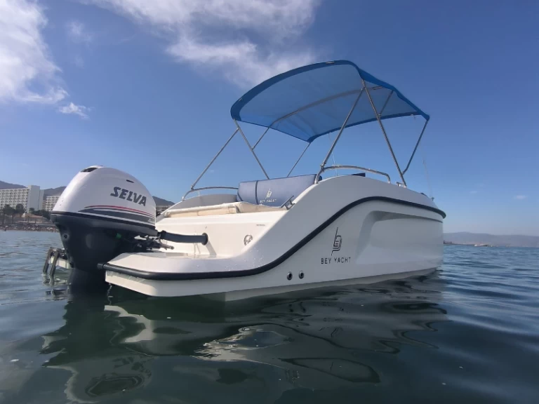 Wynajem łodzi Puerto Marina Benalmadena tanio 18