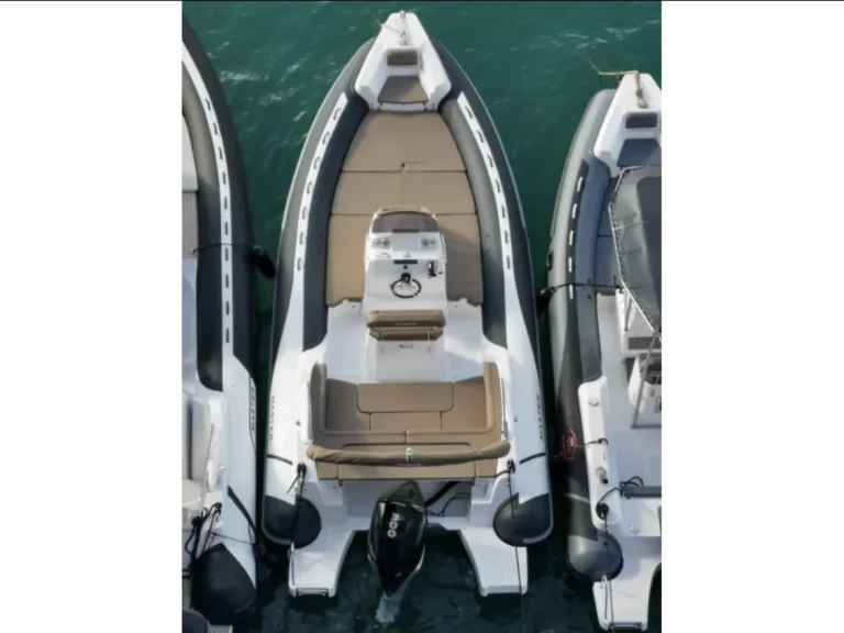 Wynajmij Łódż półsztywna z lub bez skippera Master w Sète