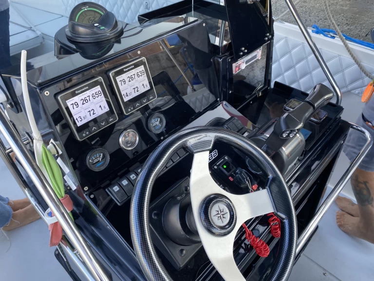 Wynajem Motorówka w Villa San Giovanni - Wellcraft Scarab 302