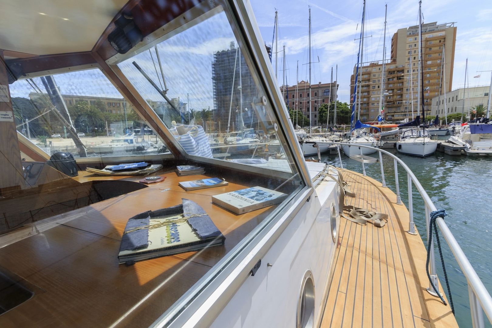 Wynajem łodzi Cagliari Port tanio STELVIO CS287/D