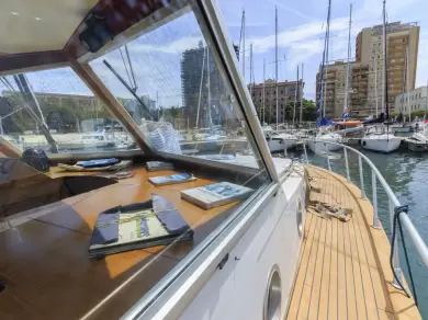 Wynajem łodzi Cagliari Port tanio STELVIO CS287/D