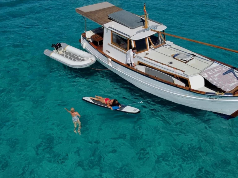 Wynajem Motorówka w La Savina - Madera Clásico Estilo Llaut