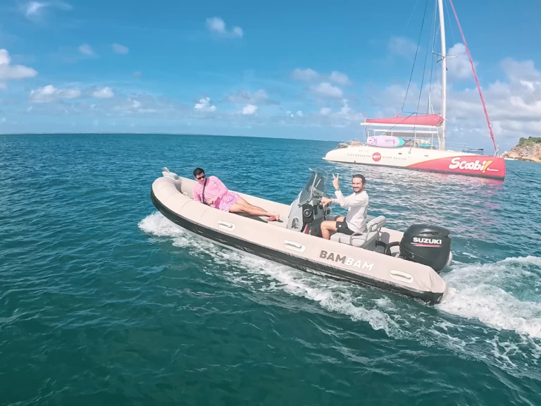 Wynajem Łódż półsztywna 3D Tender z patentem 